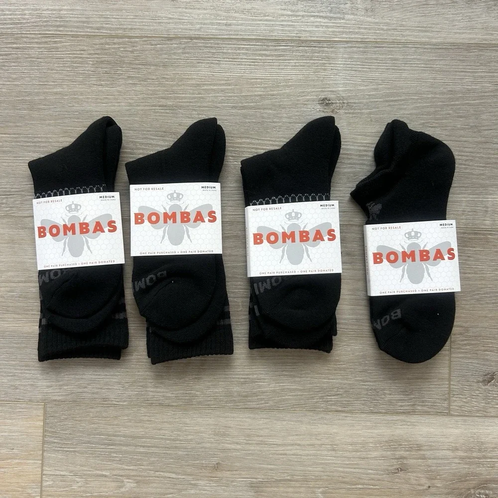 NWT Bombas Medium Performance Crew (3) Ankle (1) Socks LOT OF 4